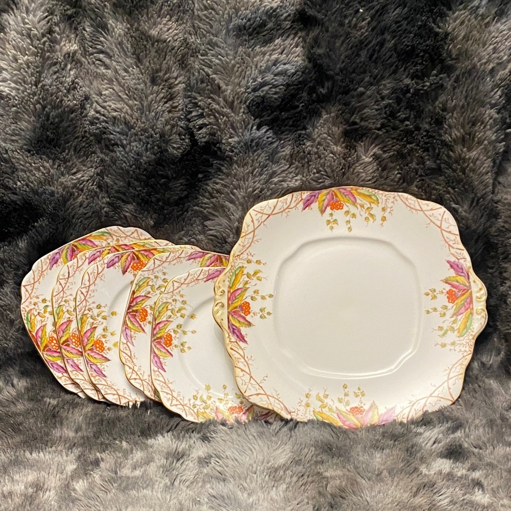 Vintage Royal Albert China 
Virginia No 8559 Serving Dish with 5 dessert plates